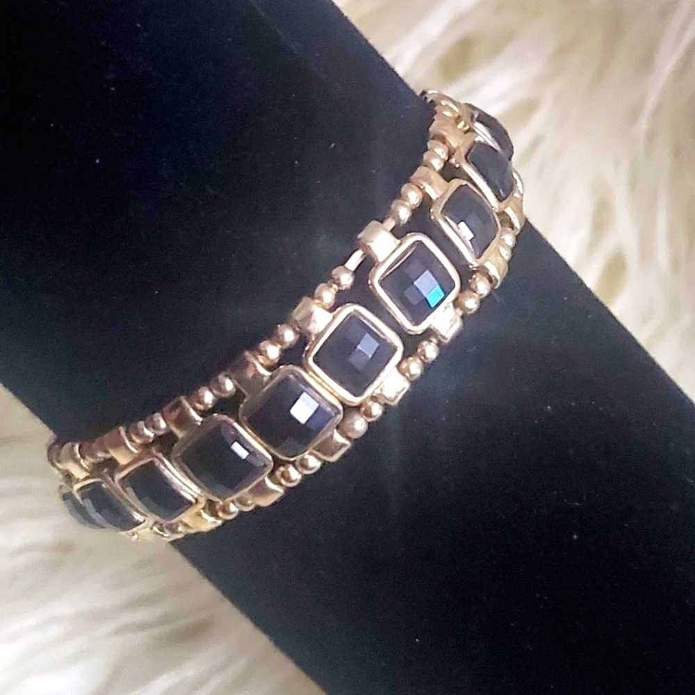 Vintage Goldtone Black Stone Stretch Bracelet.Gold Tone Square Beaded Braceletš“